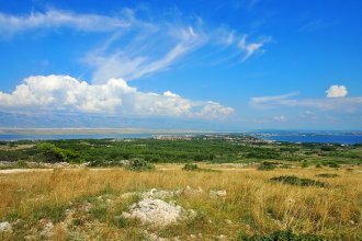 Pohled z vrchu Bandira - 112 m nad mořem | Ostrov VIR